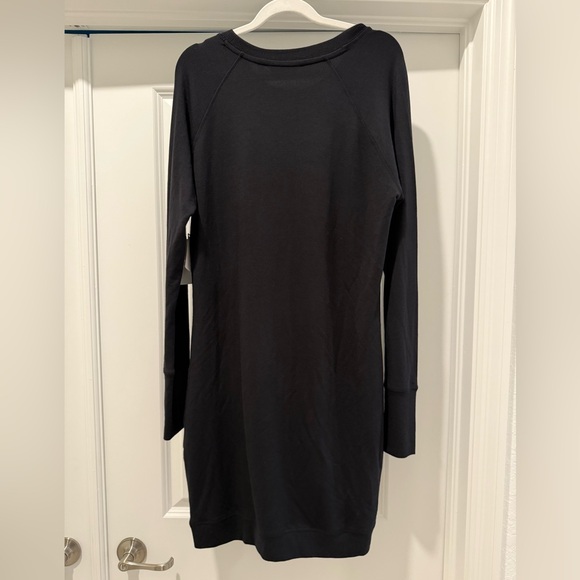 Athleta new with tags size M Criss Cross DRBLK REG. $89 - Picture 3 of 6